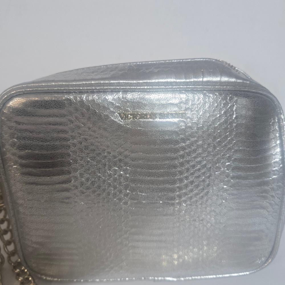 NWT Victoria's Secret Fashion Show Crossbody Bag Metallic Silver MSRP $70 - Picture 4 of 8